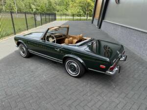 Image 11/50 de Mercedes-Benz 280 SL (1969)