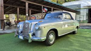 Image 48/61 de Mercedes-Benz 220 S Cabriolet (1957)