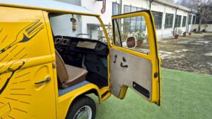 Bild 30/50 von Volkswagen T2b Kastenwagen (1976)