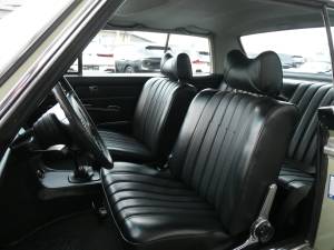 Image 10/28 de Mercedes-Benz 280 CE (1973)