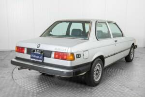 Bild 27/50 von BMW 320i (1981)
