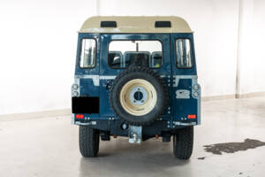 Image 7/31 of Land Rover 109 (1980)