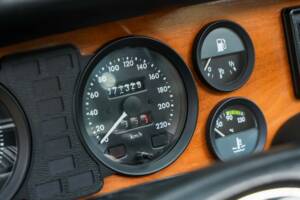 Image 9/50 of Jaguar XJ 6 4.2 (1985)