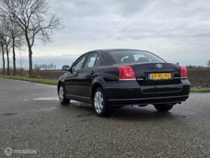 Imagen 4/35 de Toyota Avensis 1.8 VVT-i (2003)