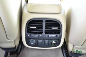 Immagine 24/46 di Jaguar XJ 8 3.5 (2007)