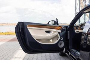 Imagen 7/22 de Bentley Continental GTC V8 (2020)