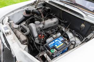 Image 31/35 of Mercedes-Benz 190 c (1965)