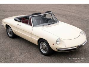 Image 2/24 de Alfa Romeo 1300 Spider Junior (1969)
