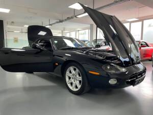 Afbeelding 15/49 van Jaguar XK8 4.2 (2004)