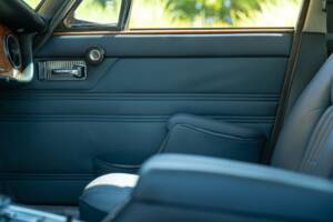 Image 42/50 de Jaguar XJ 6 4.2 (1970)