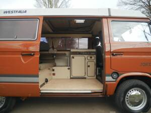 Immagine 18/43 di Volkswagen T3 Westfalia 1.6 (1981)
