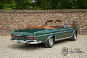 Afbeelding 25/50 van Mercedes-Benz 220 SE b (1964)