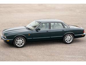 Bild 1/30 von Jaguar XJ 8 Executive (1998)