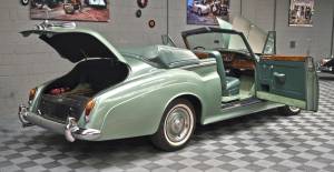 Image 18/50 de Bentley S3 Mulliner Park Ward DHC (1963)