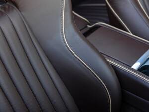 Bild 58/79 von Aston Martin DB 9 GT Volante (2017)