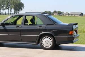 Immagine 25/50 di Mercedes-Benz 190 E 2.3-16 (1986)
