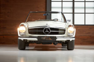 Image 7/55 of Mercedes-Benz 230 SL (1965)