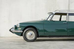 Image 2/43 of Citroën ID 19 Break (1967)