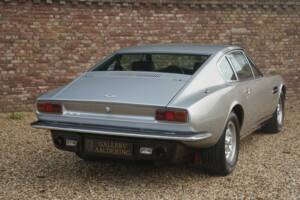 Bild 29/50 von Aston Martin V8 (1974)