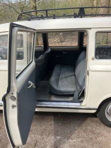 Image 8/18 of Peugeot 403 Familiale (1958)