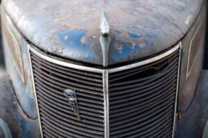 Image 43/134 of Ford V8 (1937)