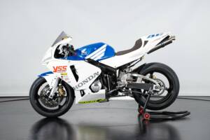 Image 1/50 of Honda DUMMY (2004)