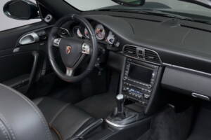 Immagine 36/41 di Porsche 911 Carrera 4S (2008)