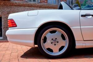Image 15/171 of Mercedes-Benz SL 600 (1996)