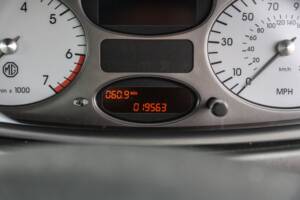 Image 25/26 of MG ZT 260 (2004)