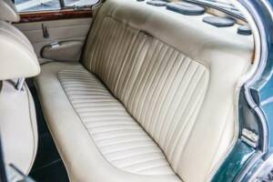 Image 12/24 of Jaguar Mk II 3.8 (1962)