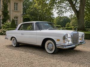 Bild 1/8 von Mercedes-Benz 220 SE b (1963)