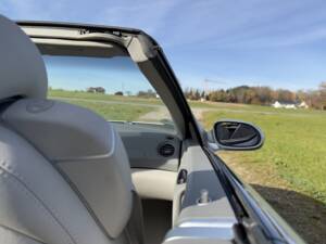 Image 29/89 of Mercedes-Benz SL 500 (2002)