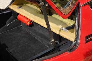 Image 41/50 of Jensen Interceptor MK III (1976)