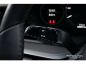 Image 18/39 de Porsche 911 Carrera 4S (2019)