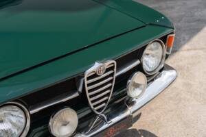 Image 41/83 of Alfa Romeo Giulia GT 1300 Junior (1968)