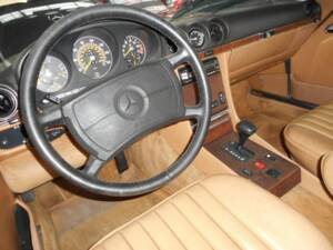 Immagine 8/20 di Mercedes-Benz 560 SL (1987)