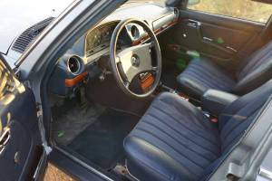 Image 8/22 of Mercedes-Benz 240 TD (1981)