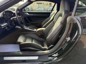 Bild 7/27 von Porsche 911 Turbo S (2020)