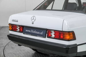 Image 25/50 de Mercedes-Benz 190 D (1986)