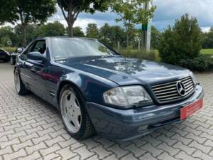 Immagine 6/20 di Mercedes-Benz SL 500 (2000)