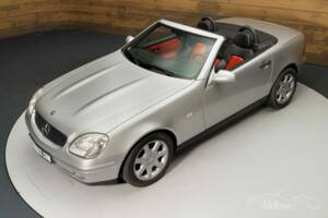 Afbeelding 3/8 van Mercedes-Benz SLK 230 Kompressor (1999)