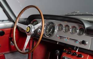 Image 20/29 of Ferrari 250 GTE (1961)