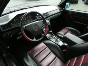 Bild 8/22 von Mercedes-Benz E 500 Limited (1994)