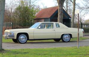 Image 36/56 of Cadillac Coupe DeVille (1977)