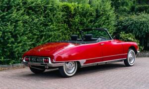Image 3/50 de Citroën DS 21 (1969)