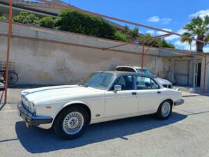 Image 46/50 of Jaguar XJ6 3.2 Sovereign (1983)