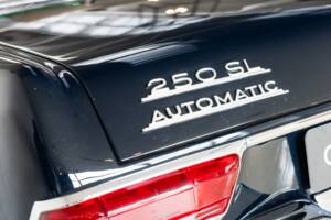 Image 34/40 de Mercedes-Benz 250 SL (1967)