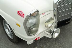 Obraz 22/50 pojazdu Mercedes-Benz 220 S b (1967)