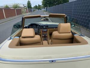 Image 10/31 of Mercedes-Benz 560 SL (1986)