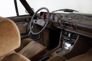 Image 8/24 de Peugeot 504 Coupé (1981)